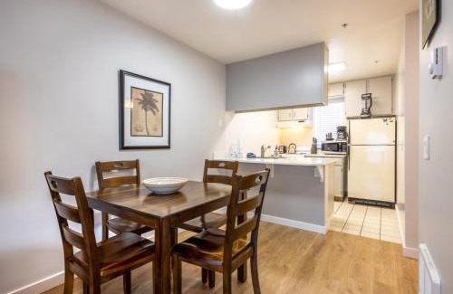 Hood River Apartment | 15 Lodge with Hood River Bridge View