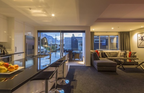 Queenstown City Centre Apartment | 15 Melbourne by Staysouth