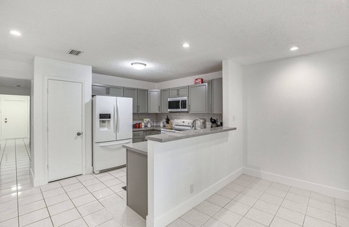 Coral Springs House | 15 Mi to Beach: Modern Coral Springs Home
