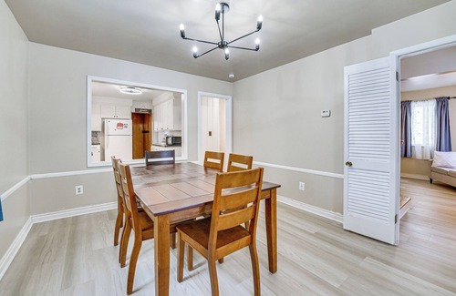 Detroit House | 15 Mi to Dtwn Detroit: Cozy Family Home w/Yard!