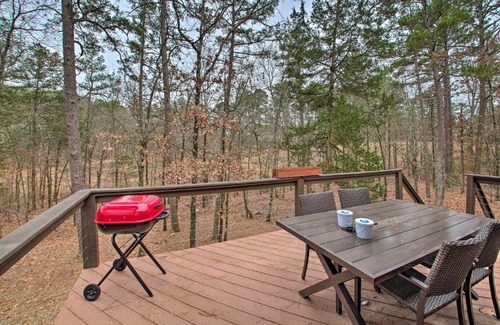 Hot Springs Village House | 15 Mi to Hot Springs Natl Park Home with Fire Pit!