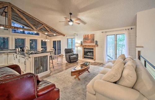 Hot Springs Village House | 15 Mi to Hot Springs Natl Park Home with Fire Pit!