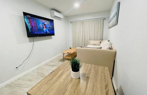 North Central House | 15 Min. Walk to Rose Bowln