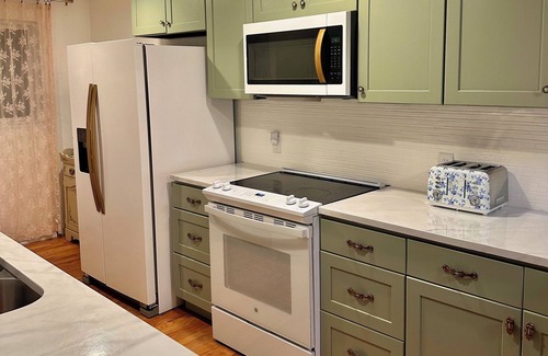 Lamar Heights Area House | 15 mins from the city & mountains! 420 & dog friendly