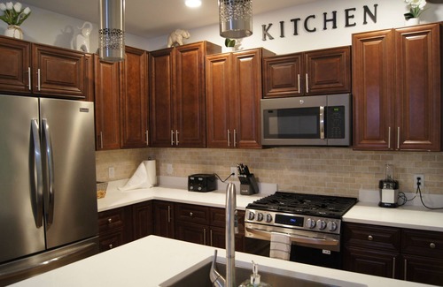 Village of Bloomfield House | 15 Mins to Lake Geneva 3+ Family Capacity