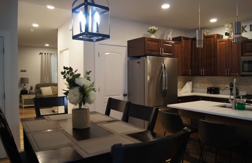 Village of Bloomfield House | 15 Mins to Lake Geneva 3+ Family Capacity