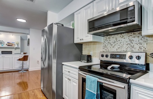 Savannah House | 15 Mins to Tybee&Downtown! Fenced Yard & Firepit