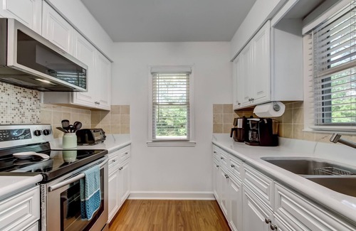 Savannah House | 15 Mins to Tybee&Downtown! Fenced Yard & Firepit
