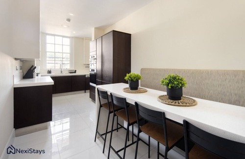 City of Westminster Apartment | 15 Mins Walk to Selfridges | Hyde Park Penthouse