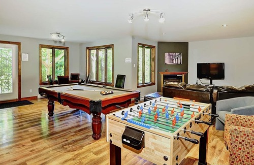 Stoneham House | 15 minutes North of old Quebec city / Sleep 18