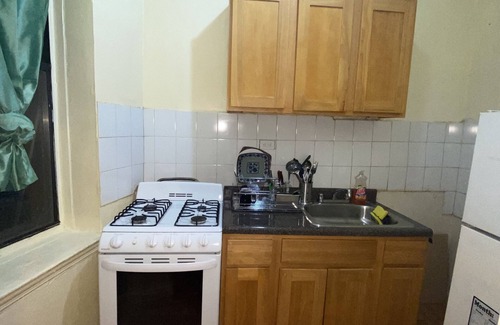 Woodstock Apartment | 15 minutes Away from Manhattan &Harlem Via train or car
