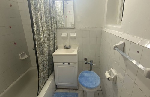 Woodstock Apartment | 15 minutes Away from Manhattan &Harlem Via train or car