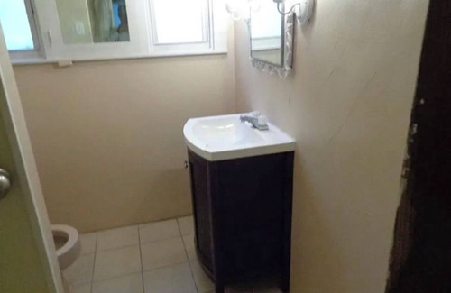 Wilkinsburg House | 15 minutes from Downtown, PNC Park, 5 minutes from Monroeville