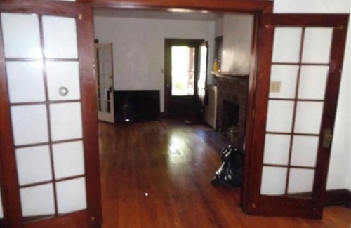 Wilkinsburg House | 15 minutes from Downtown, PNC Park, 5 minutes from Monroeville