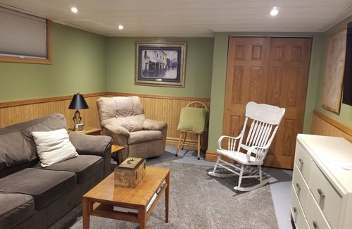 Milwaukee Apartment | 15 minutes to anywhere in and around Milwaukee.