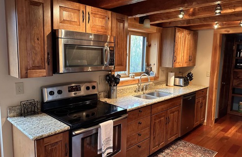 Chester House | 15 Minutes to ski Okemo - Mountain views from this magical log home on 6 acres
