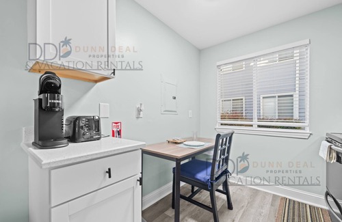 Biloxi Condo | 15 Oak Shores STUDIO Just a short walk to the beach.