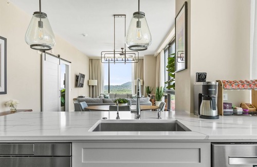 Downtown Asheville Condo | 15% OFF - Cloud 10 | 10th floor Luxury Condo in Downtown, Panoramic Mountain Views