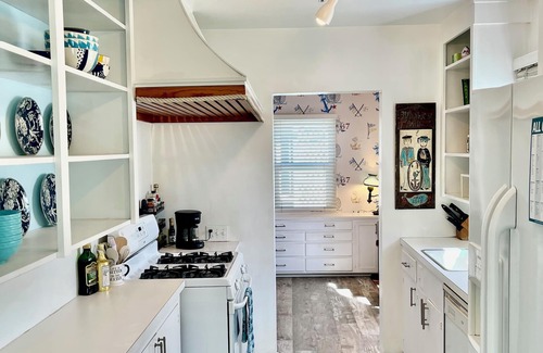 Balboa Island House | 15-second walk to Coveted Ruby Beach, Balboa Island!