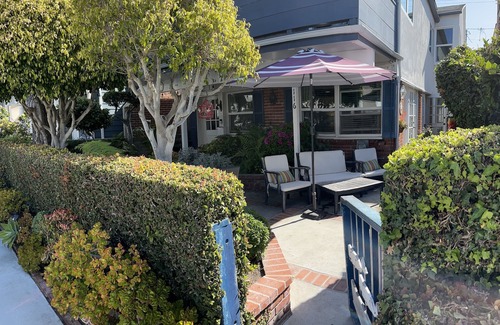 Balboa Island House | 15-second walk to Coveted Ruby Beach, Balboa Island!