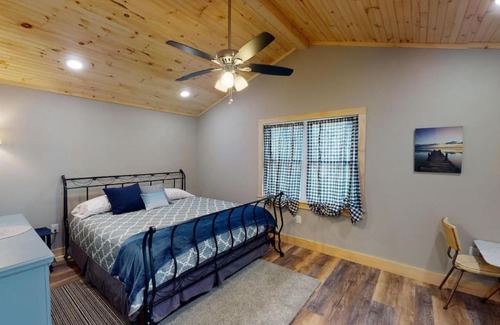 Tamassee House | 150 Little River Retreat