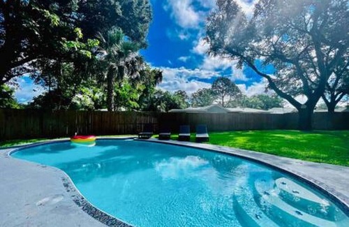 East Tampa House | 1504 E McBerry St · Beautiful 3BR Tampa Home W/Pool AND Pool Table!