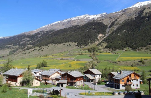 Val Cenis Apartment | 150m from shops, 3rd floor, view mountain, fitness, swimming pool, balcony, tv, ski locker, 30m²