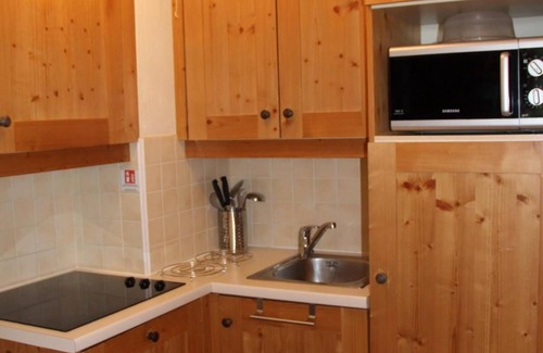 Val Cenis Apartment | 150m from ski slopes, 2nd floor, view swimming pool, fitness, swimming pool, balcony, tv, ski locker