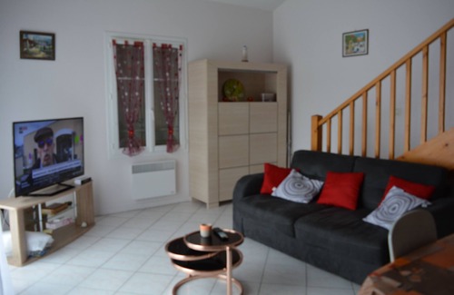 Meschers-sur-Gironde Apartment | 150m from the beach, apartment in secure residence