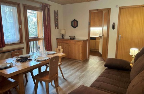 Meribel Apartment | 150m from shops, 3rd floor, balcony, tv, ski locker, 41m², Méribel