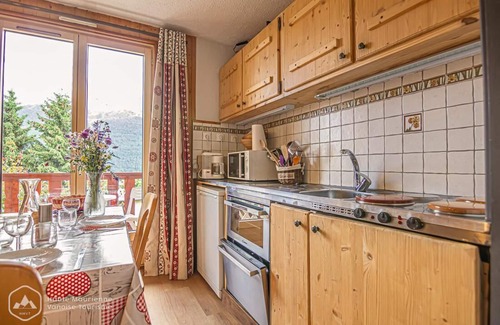 Aussois Apartment | 150m from ski slopes, 1st floor, balcony, tv, ski locker, 27m², Aussois