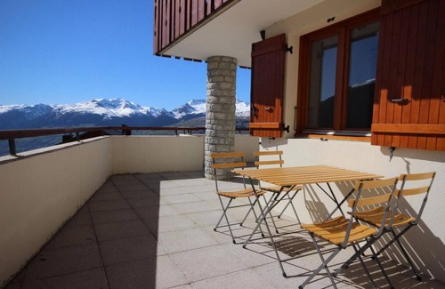 Vallandry Apartment | 150m from ski slopes, 1st floor, view mountain, tv, ski locker, 48m², Peisey-Vallandry