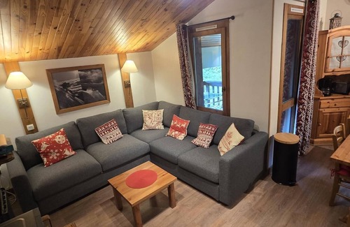 Montchavin Apartment | 150m from ski slopes, 3rd floor, balcony, tv, ski locker, 41m², Montchavin La Plagne