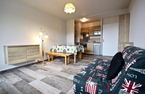 Chamrousse Apartment | 150m from ski slopes, 5th floor, balcony, tv, 30m², Chamrousse