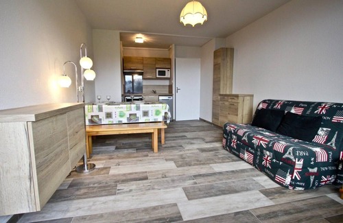 Chamrousse Apartment | 150m from ski slopes, 5th floor, balcony, tv, 30m², Chamrousse