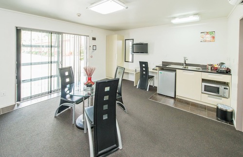 Whanganui Hotel | 151 on London Motel