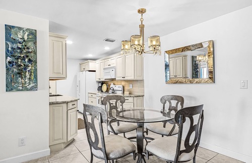 Fort Myers Beach Condo | 1511 Seas The Day: Baitki West #504