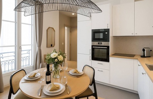 L'Europe Apartment | 1529 Laborde
