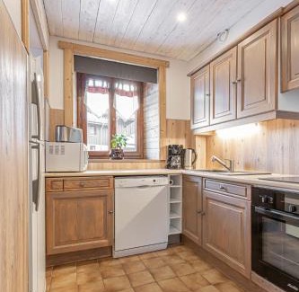 Lanslevillard Apartment | 153 Rue des Rochers
