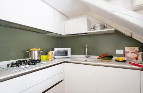 Favaro Veneto Apartment | 153 Tulips Home