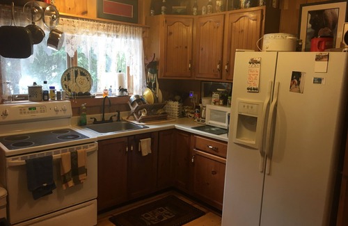 Cooke City-Silver Gate Cabin | 157 U.S. Hwy 212 W. 1 bedroom 1 bath sleeps 8