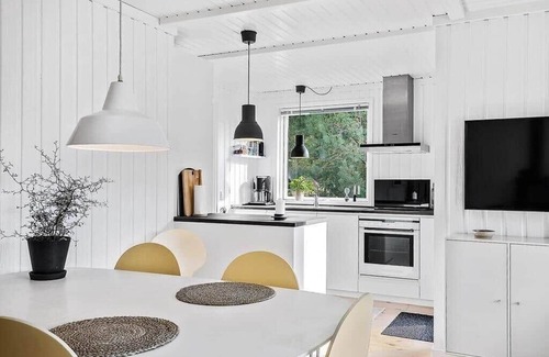 Oster Somarken House | 1571 Aakirkeby - Malurtvej 8