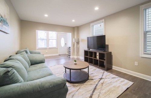 Ironbound District Villa | 15MIN->EWR/American Dream Mall!