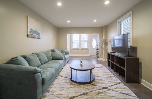 Ironbound District Villa | 15MIN->EWR/American Dream Mall!