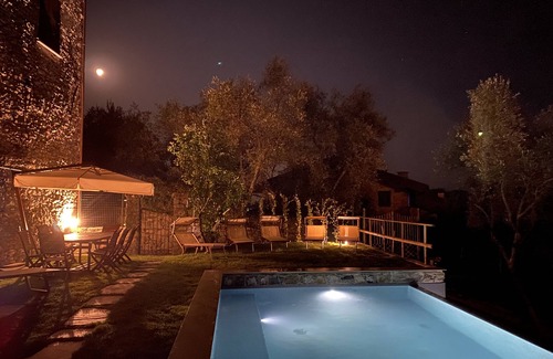Aigo Villa | 15th century castle, between Cinque Terre and Portofino, private pool, sea view