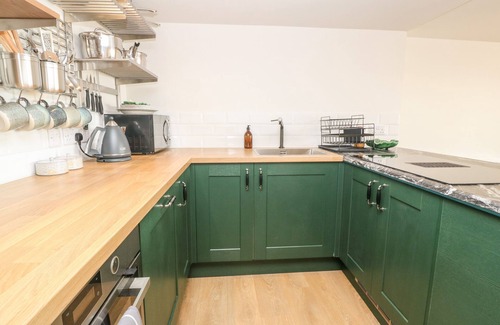Mylor Churchtown House | 16 ARWENACK STREET, family friendly, with hot tub in Falmouth