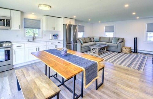 Sandwich House | 16 Freeman Avenue Sandwich - - Changes in Latitude