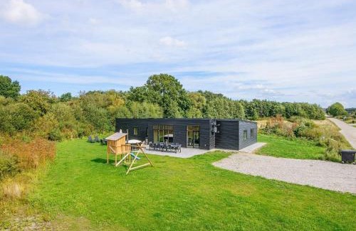 Fjellerup Strand House | 16 person holiday home in Glesborg