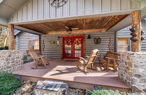 Reliance Cabin | 16 Person sewing/craft retreat near Hiwassee River
