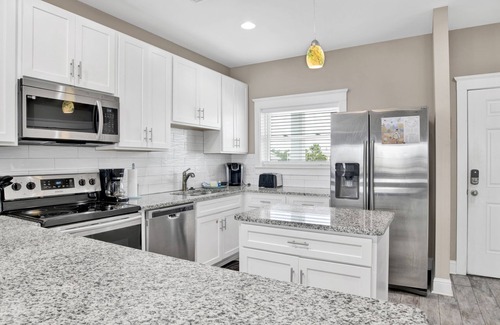 Morgantown House | 16 Sandals – Community Pools | Beach Boardwalk